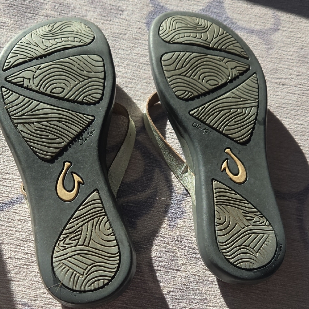 OluKai Black and Tan Women's Sandals - Picture 6 of 6